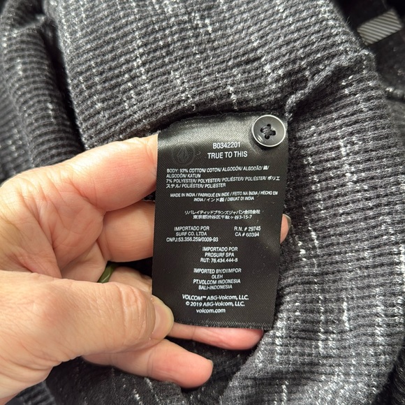 VOLCOM Women’s Waffle Knit Long-Sleeved Shirt, Size Small - Picture 8 of 8